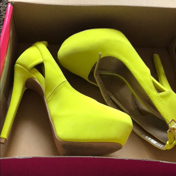 Heels - Picture 1 of 4